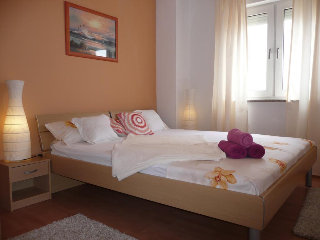 Barbat na Rabu Apartments Rafaela מראה חיצוני תמונה