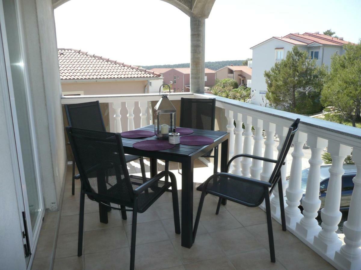 Barbat na Rabu Apartments Rafaela מראה חיצוני תמונה