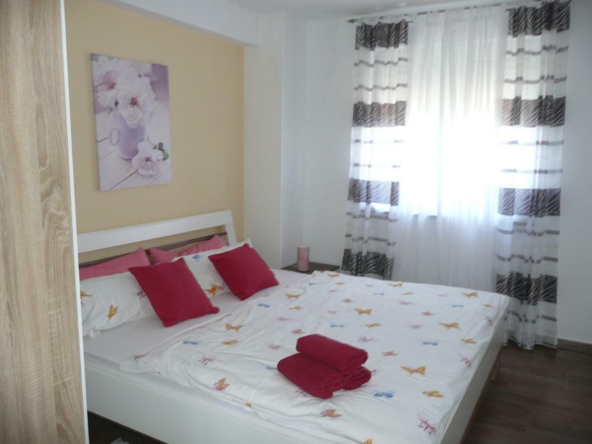 Barbat na Rabu Apartments Rafaela מראה חיצוני תמונה
