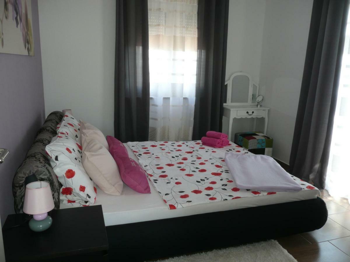 Barbat na Rabu Apartments Rafaela מראה חיצוני תמונה